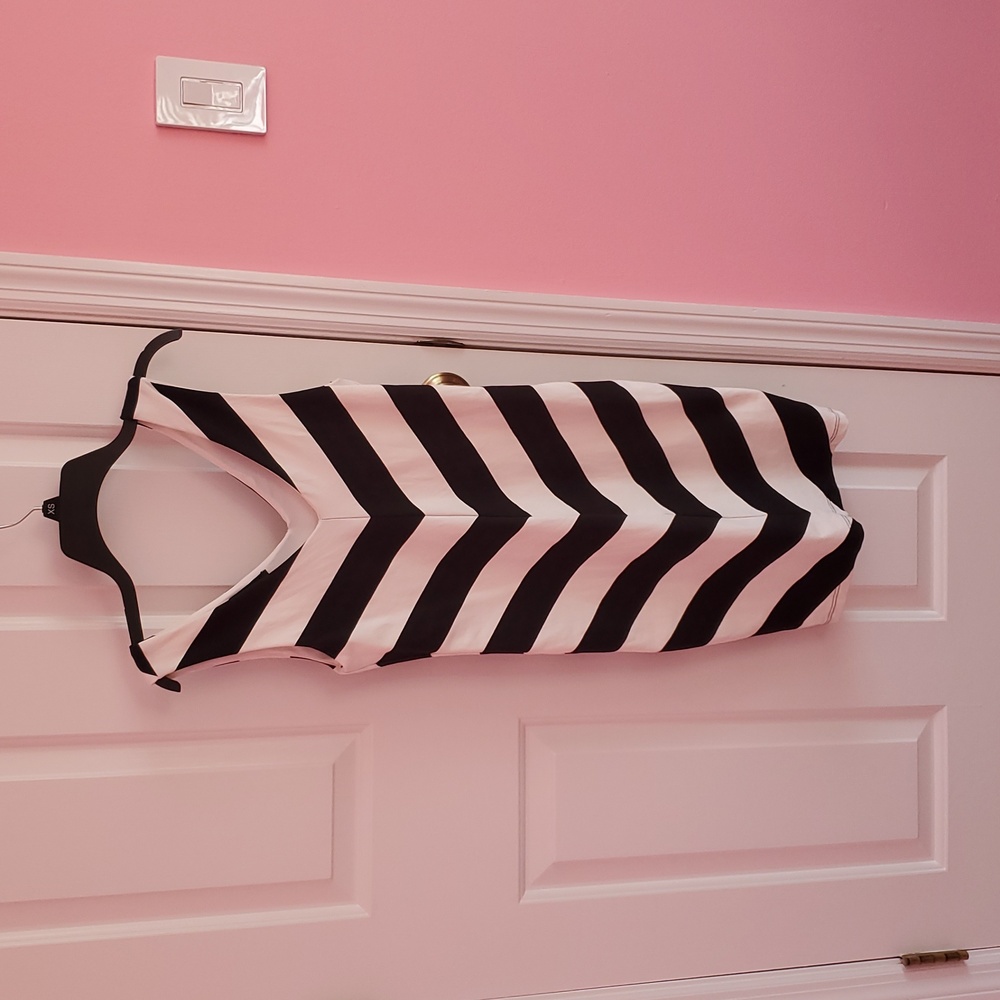 Bebe Black and white sleeveless Mini dress